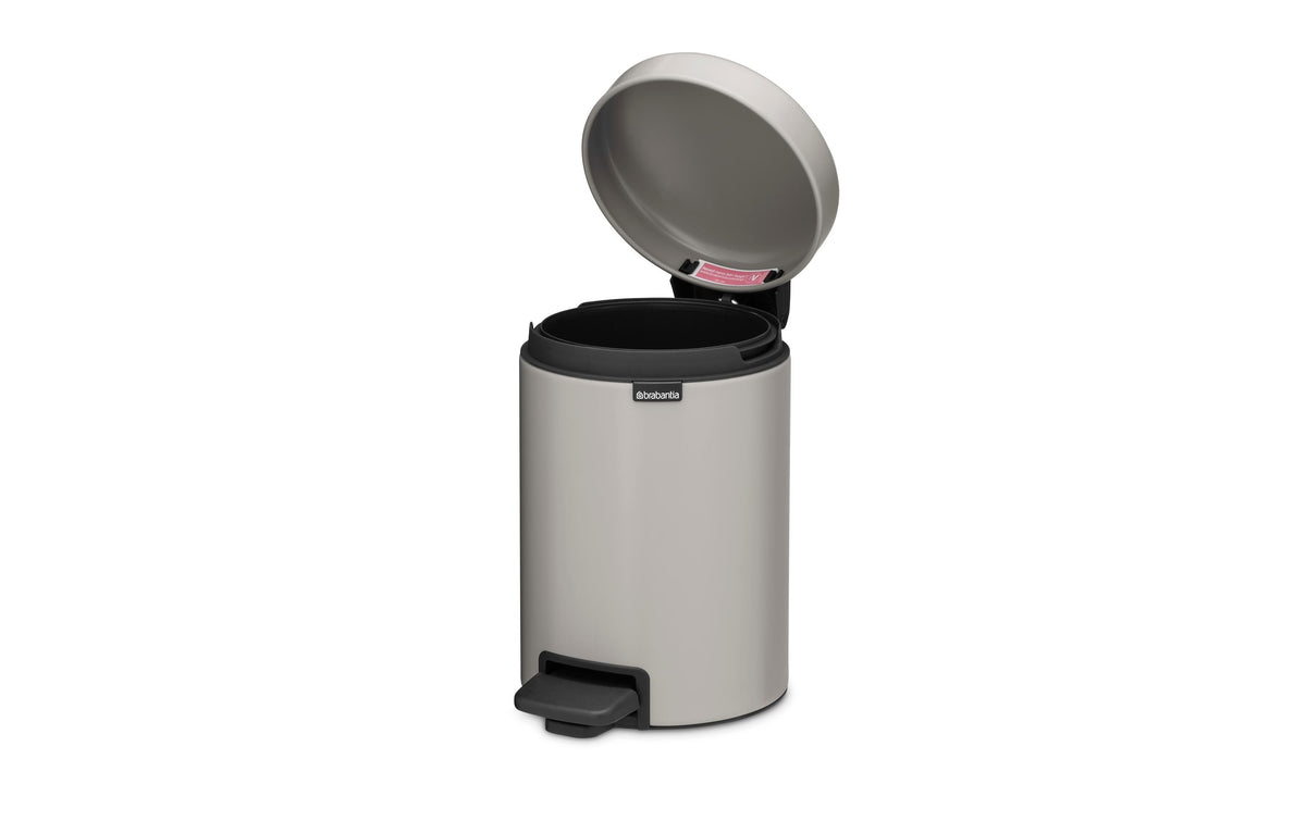 Brabantia NewIcon Treteimer – 3 l – Edelstahl, Rund – Hellgrau