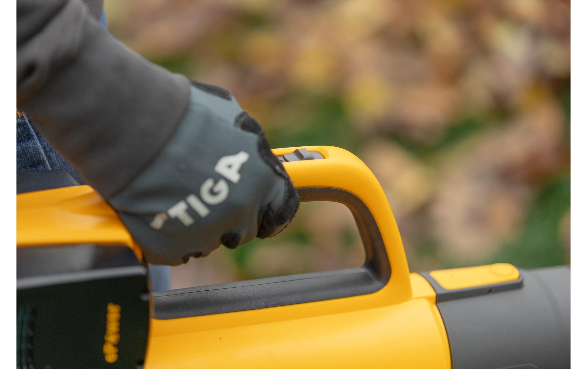 Stiga BL 300e Akku-Laubbläser – 80 Wh – Luftstrom 43 km/h – 2 Akkus & Ladegerät – STIGA ePower