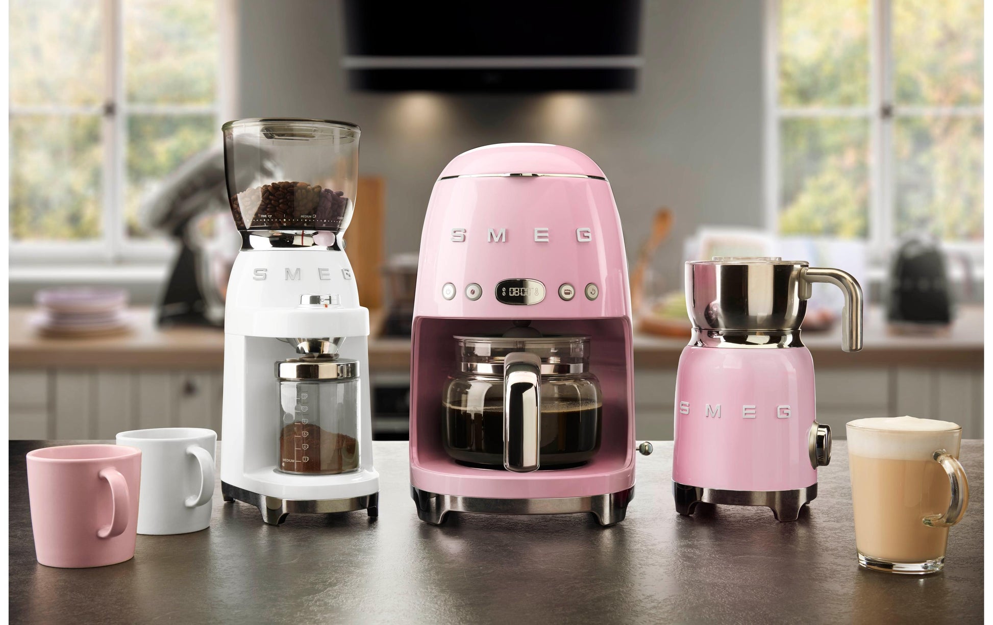 Smeg DCF02 Filterkaffeemaschine – 10 Tassen, 1,4 l, Permanentfilter, Rosa
