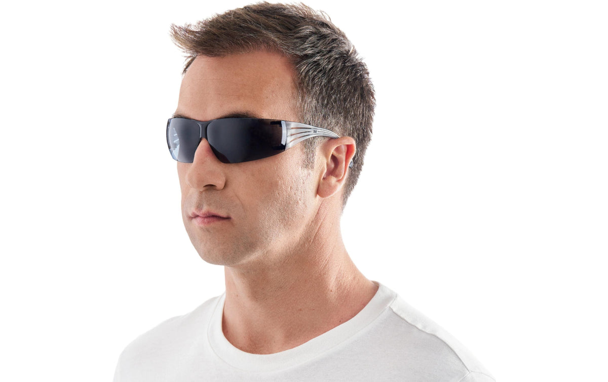 3M Schutzbrille SecureFit 200 – Grau, beschlagfrei, kratzfest, UV-Schutz