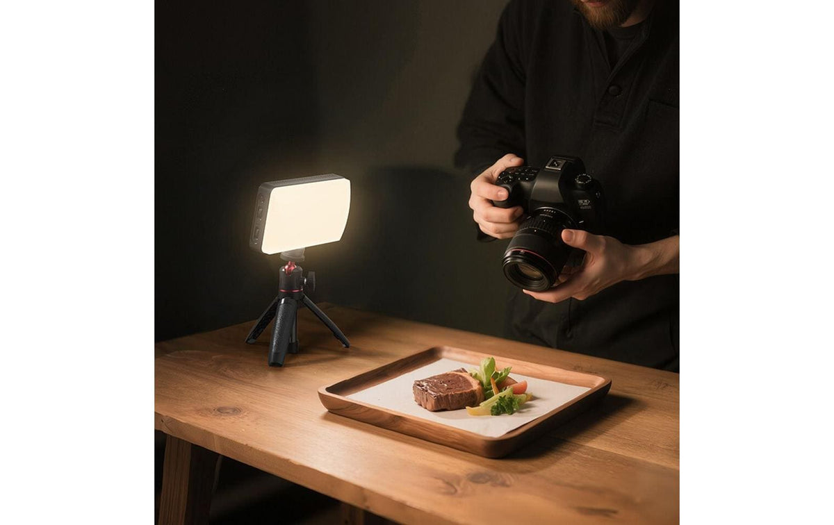 Ulanzi K20RGB LED-Videolicht – RGB, 3200 lx, 2500–9000 K – 120 × 70 × 240 mm – Schwarz