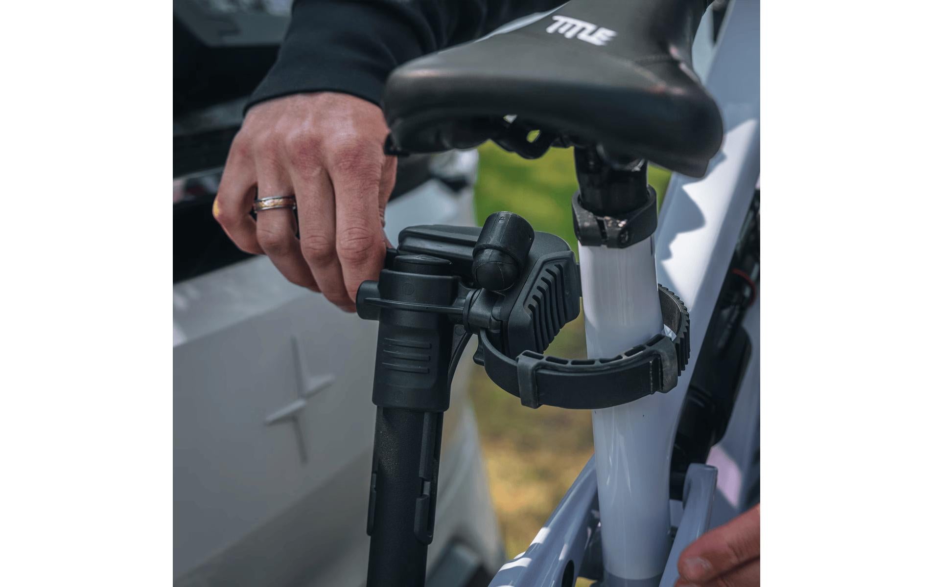 Thule Fahrradträger VeloLite 1bike – für Anhängerkupplung – 1 Fahrrad, Tragkraft 25 kg – Schwarz