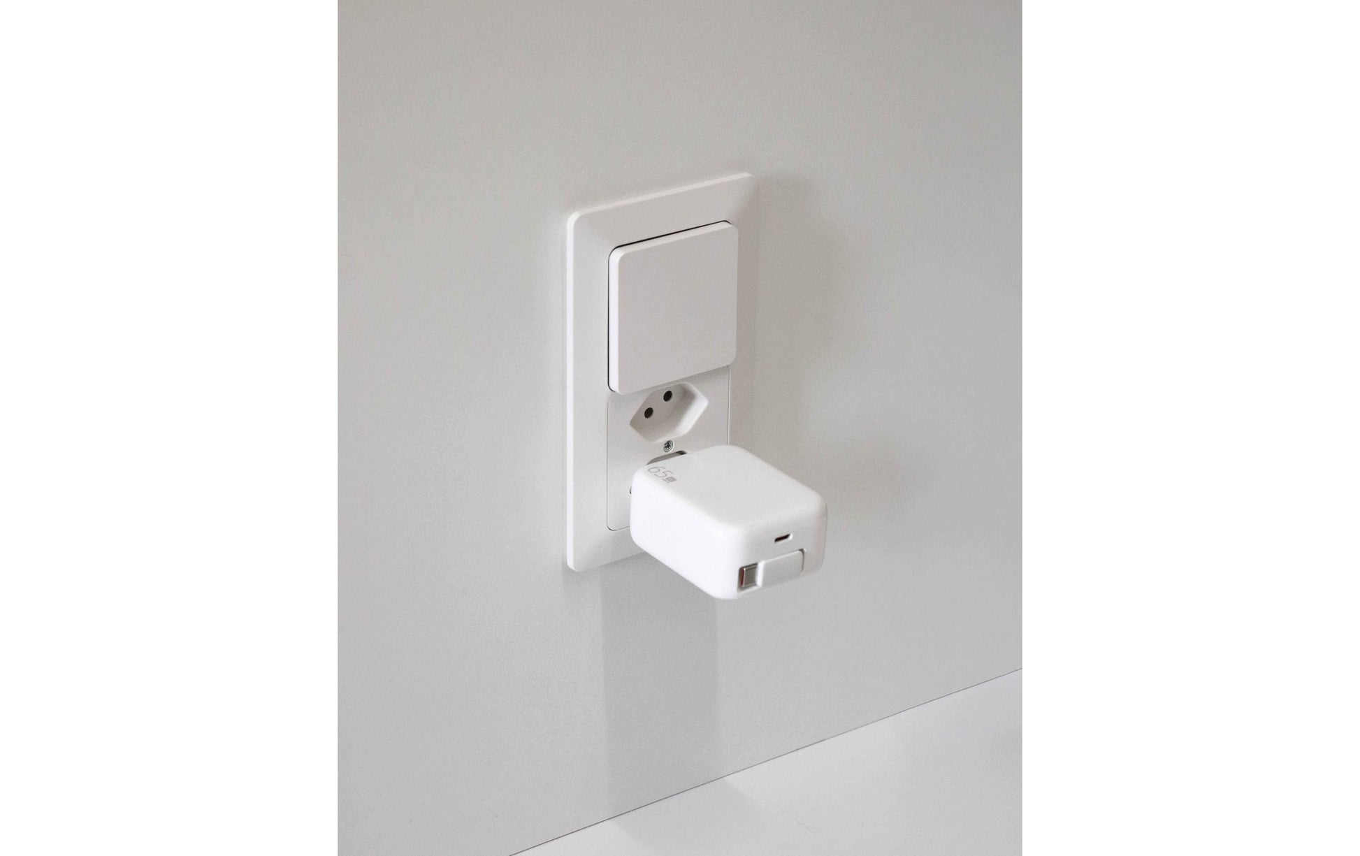 Max Hauri AG Max Hauri USB-Ladegerät 2×65 W – USB-C×2 – PD, QC, GaN – Weiss