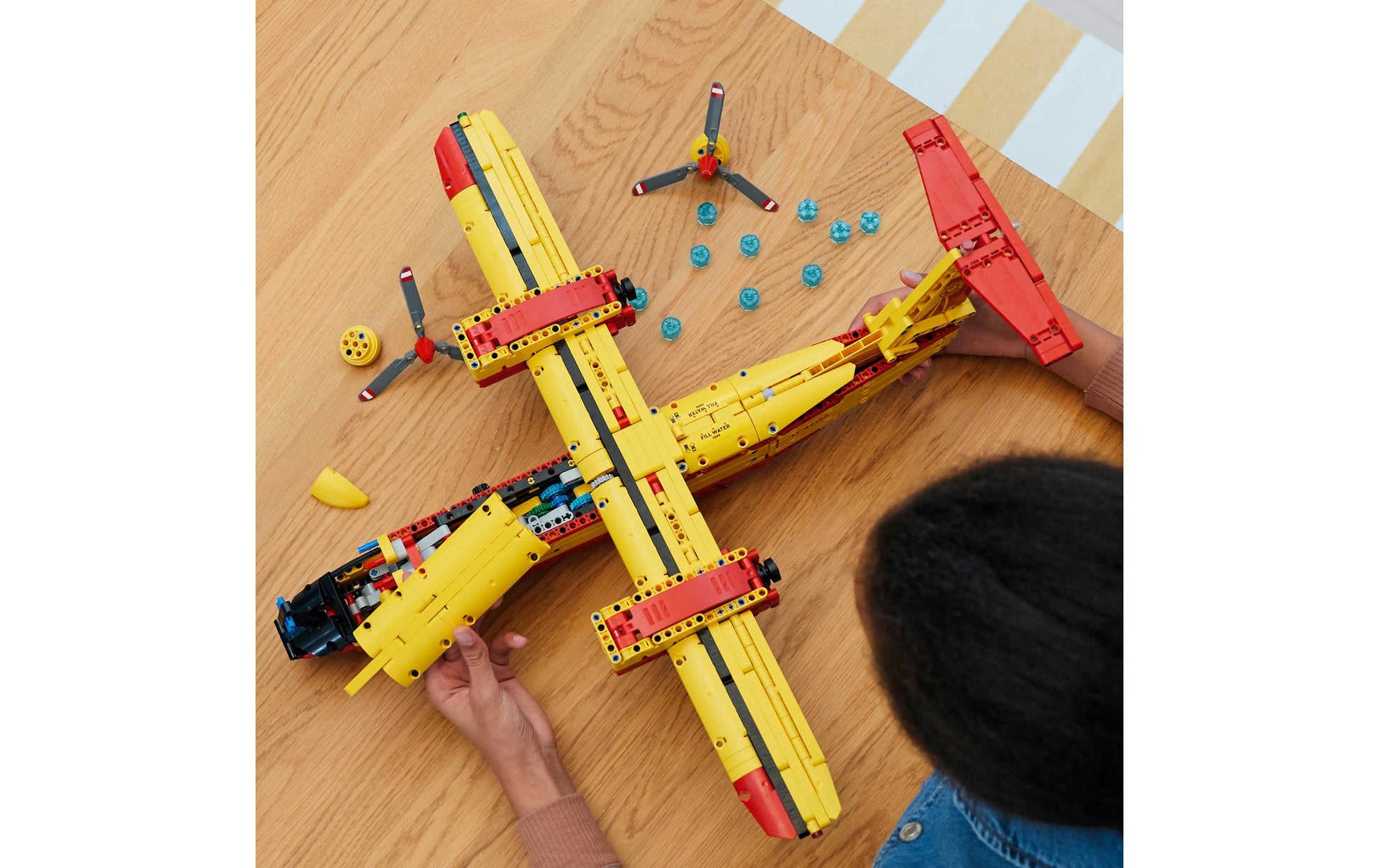 LEGO Technic 42152 Feuerwehrflugzeug – 1134 Teile – 28,2 × 9,1 × 48 cm – ab 10 Jahren