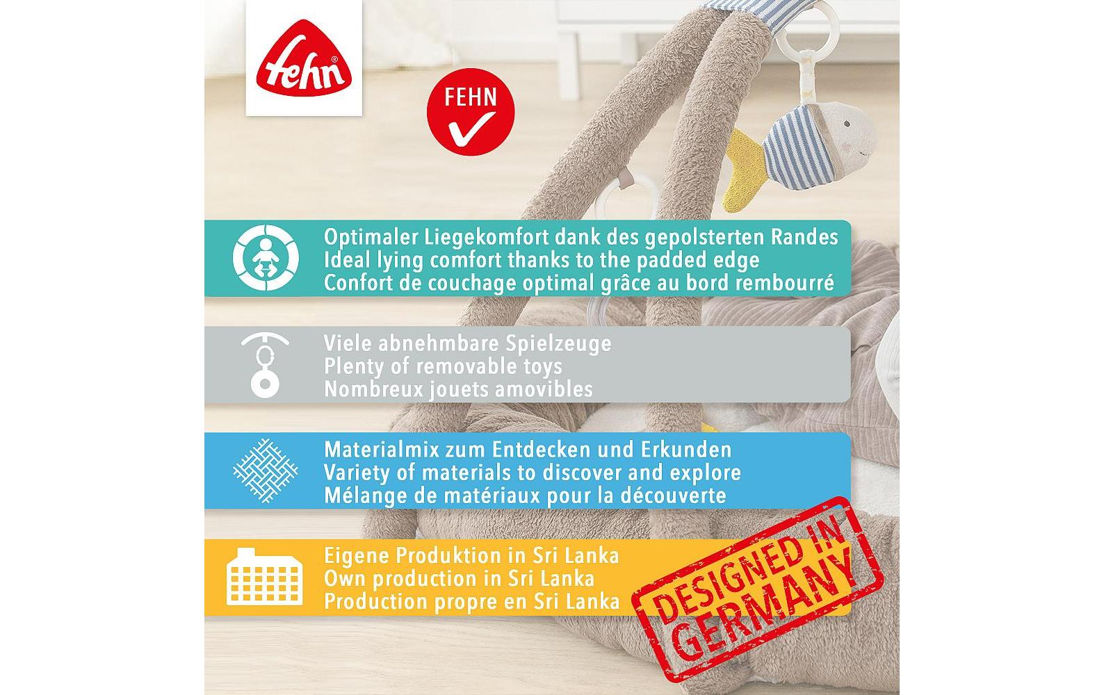 Fehn Krabbeldecke mit Spielbogen Otter – 8-teilig – 87 × 51 × 49 cm – Plüsch/Textil, mehrfarbig