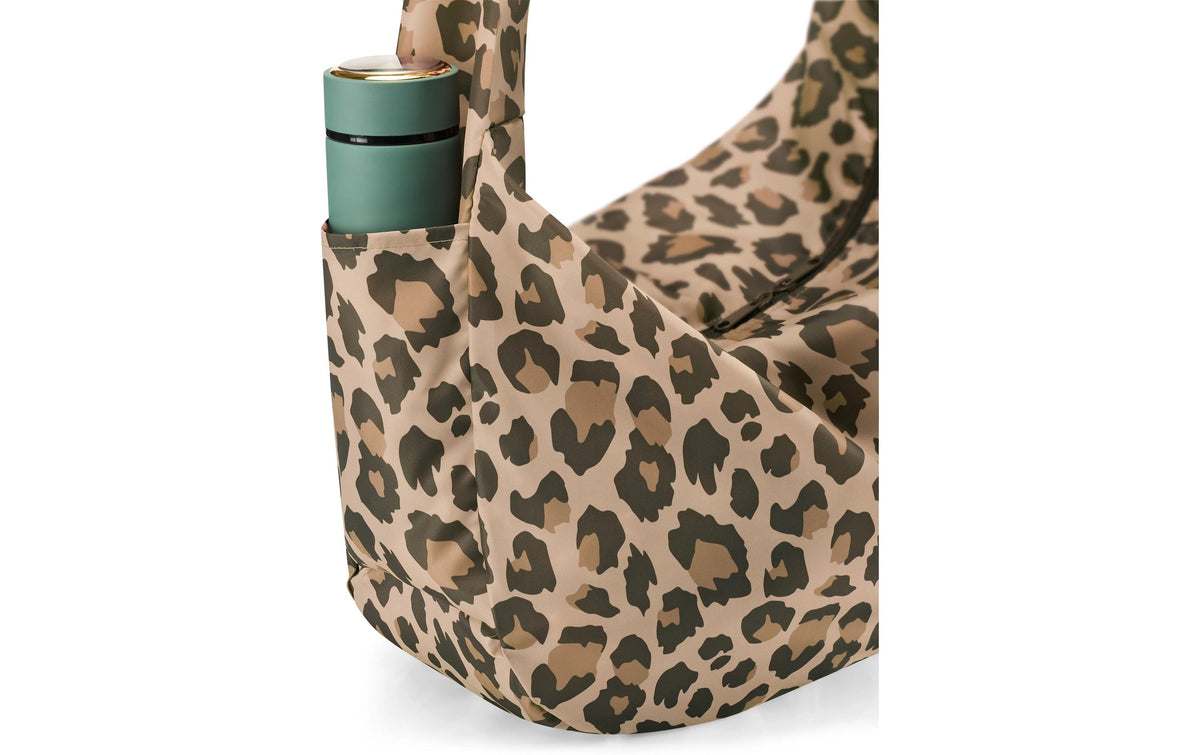 Reisenthel Stofftasche, Polyester, Motiv Leo Macchiato, 64×35 mm, Schultergurt