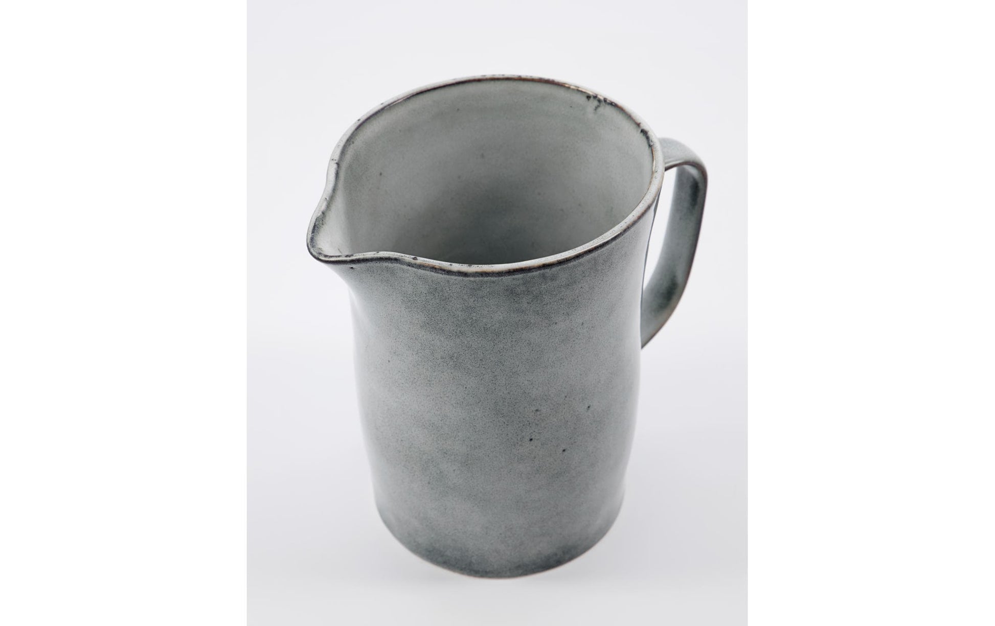 Society of Lifestyle House Doctor Krug Rustic – 1 l, Ø 11,5 cm, H 15,5 cm, Steingut, Grau, spülmaschinenfest, mikrowellengeeignet