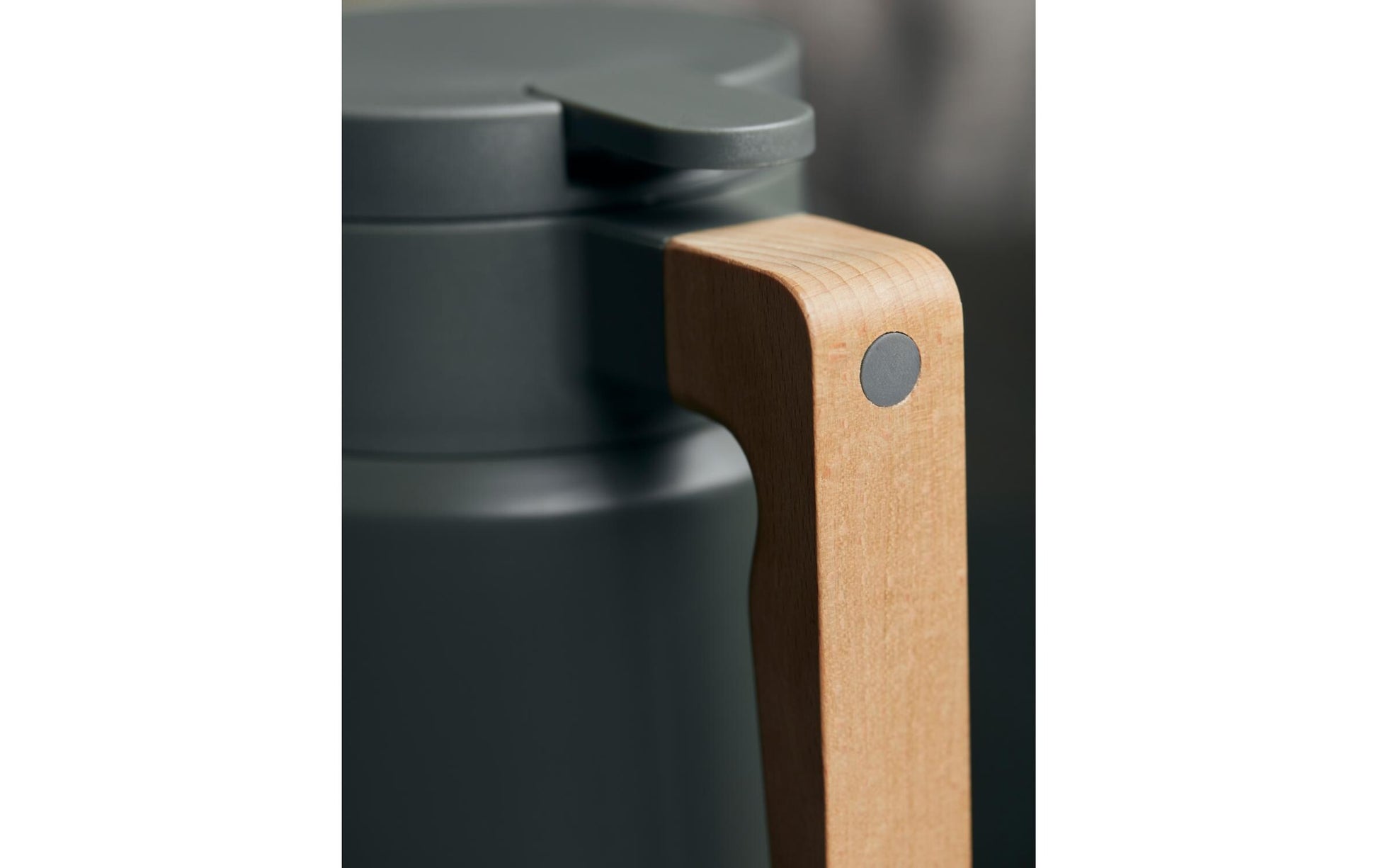 Society of Lifestyle House Doctor Thermoskanne Cole – 1 l, Ø 13,5 cm, H 20,0 cm, Edelstahl/Kunststoff (PP), Grün