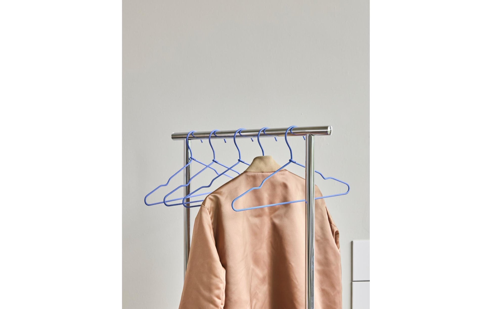 Society of Lifestyle House Doctor Wire Kleiderbügel – Eisen/Nylon – Blau – 400 × 200 mm – 6 Stück