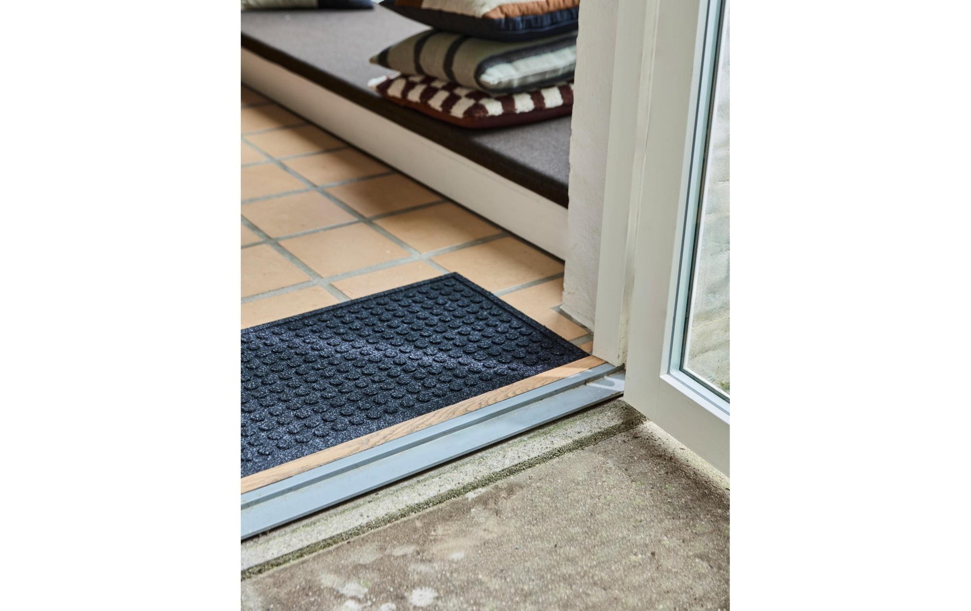 Society of Lifestyle House Doctor Entry Fussmatte – 75 × 45 × 0,8 cm – Gummi & Polypropylen, Schwarz
