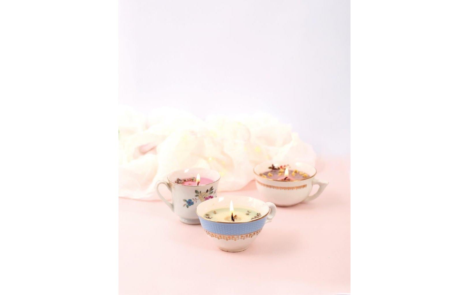 Graine créative Kerzengiess-Bastelset – 300 g Sojawachs, 6 g Trockenblumen, 10 ml Duft