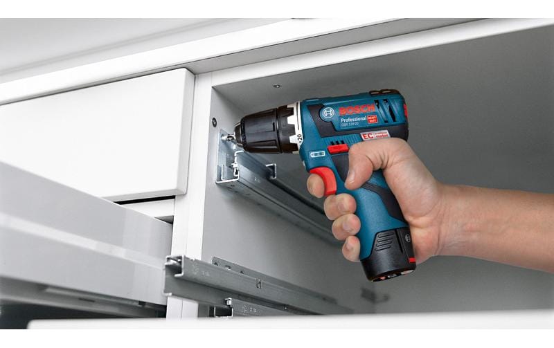 Bosch Professionelles Akku-Set 12 V 2,0/4,0 Ah – GAL 12V-40 – für Bosch Professional 12 V