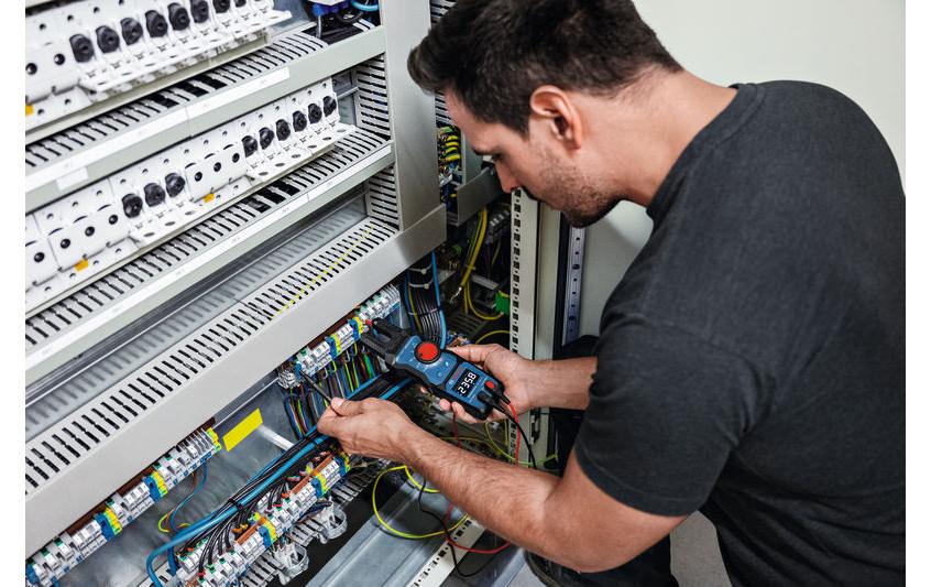 Bosch GFM 1000-15 – Stromzange – 0,1–600 V AC, AC-Strom ±3%, berührungslose Spannungsprüfung