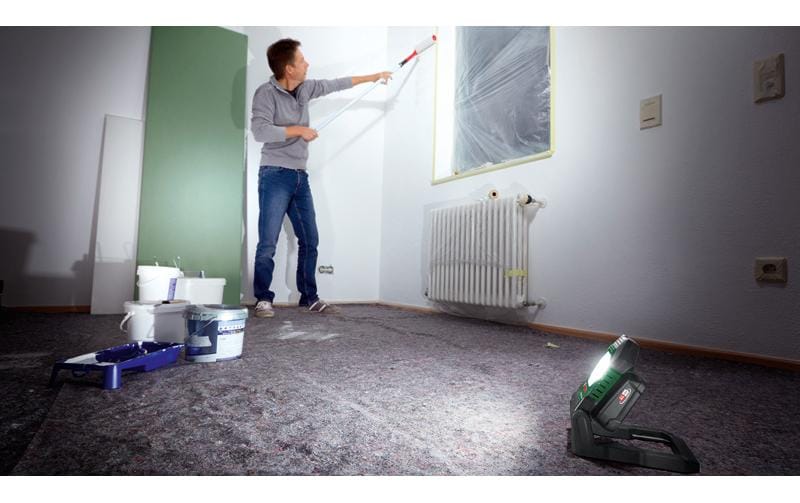 Bosch UniversalWorkLight 18V-2100 Arbeitsleuchte – 2100 lm, 18 V Akku, dimmbar – Grün