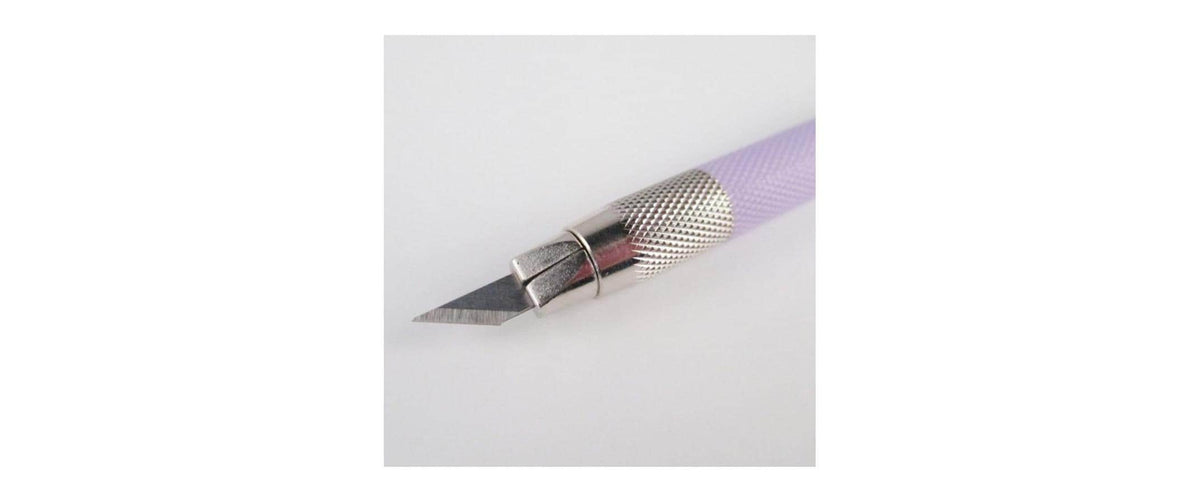 NT Cutter D-401P – Abbrechmesser 9 mm, Kunstharz, Spitzwinkelklinge, Violett