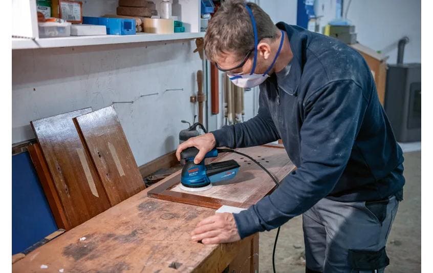 Bosch GEX 125-1 AE Exzenterschleifer – 250 W – Ø 125 mm, Klettverschluss – Koffer