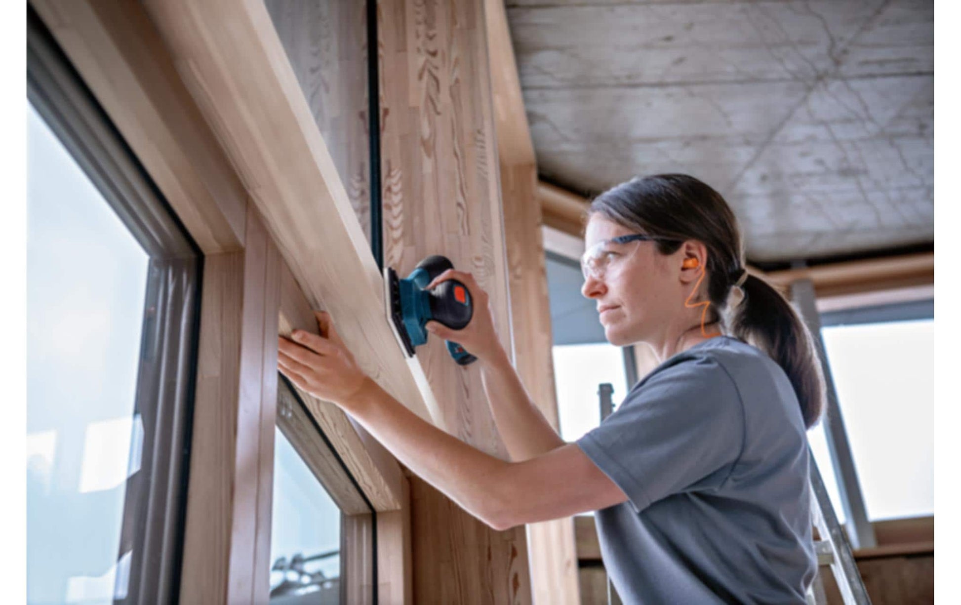 Bosch Professioneller GSS 12V-13 Akku-Schwingschleifer – 12 V – Klettverschluss – Solo – Koffer