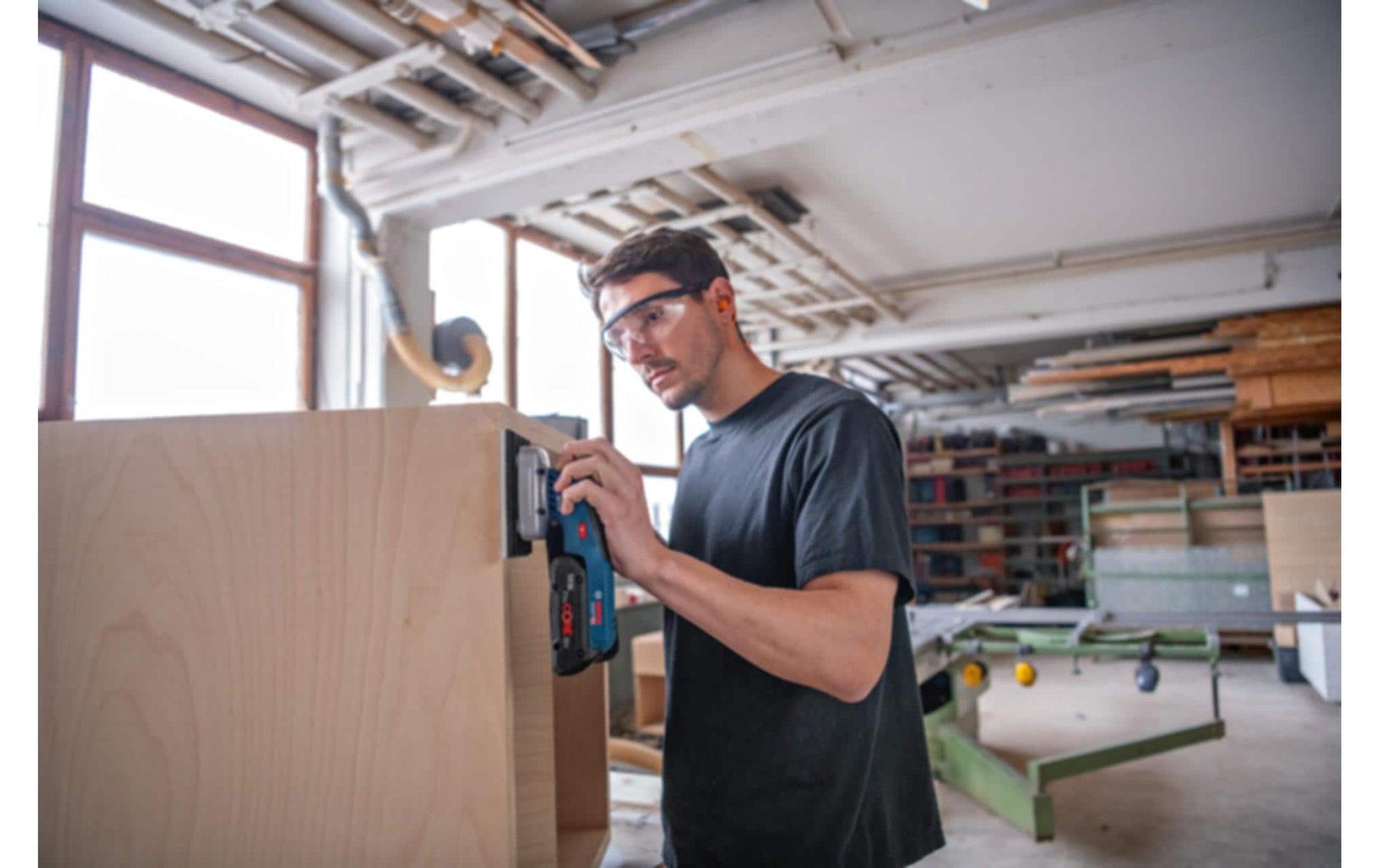 Bosch Professioneller GSS 18V-13 Akku-Schwingschleifer – 18 V – 131 mm – Solo, L-BOXX – AMPShare