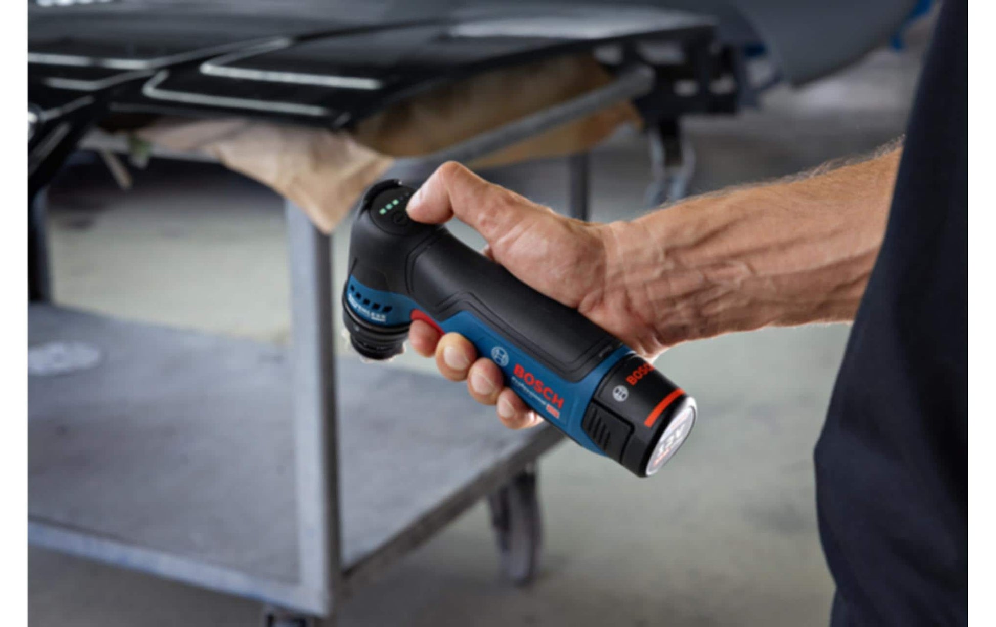 Bosch Professioneller GSS 12V-32 Schwingschleifer – 12 V – Klettverschluss – Solo – Bosch Professional 12 V