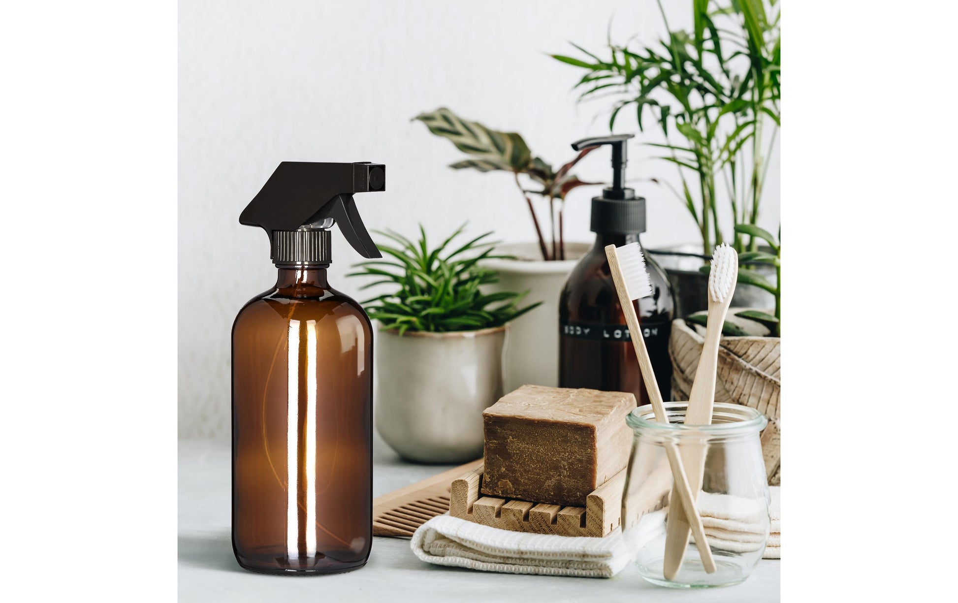 Relaxdays Sprühflasche – 0,5 l – Glas, Kunststoff – Braun, Schwarz