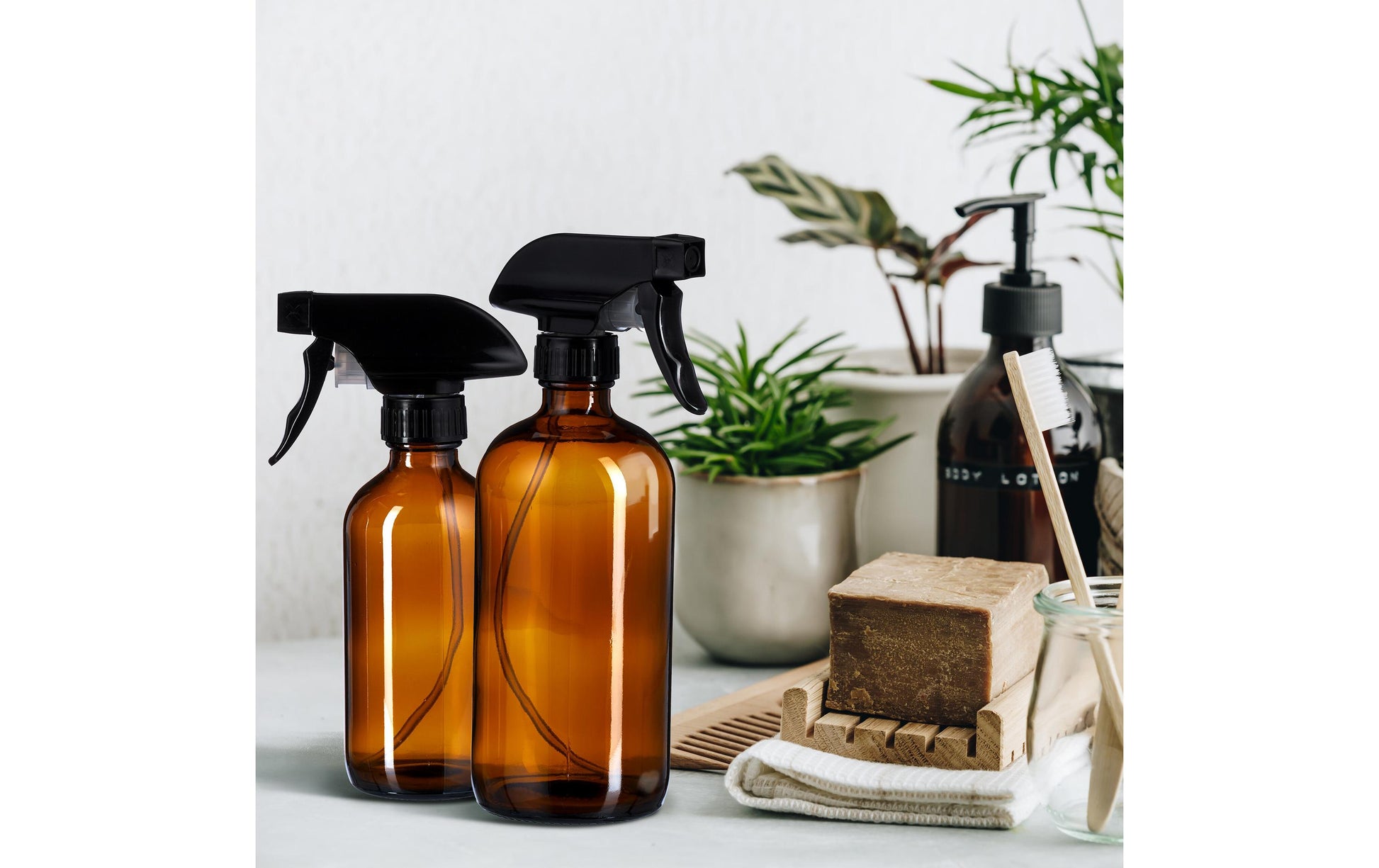 Relaxdays Sprühflasche – 0,5 l – Braun – Glas/Kunststoff – 4 Stk.