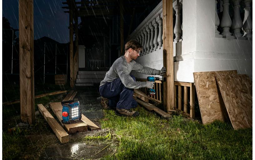 Bosch Professionelle Arbeitsleuchte GLI18V-1500 – 1500 lm, 18 V Akku, IP64, dimmbar – Blau