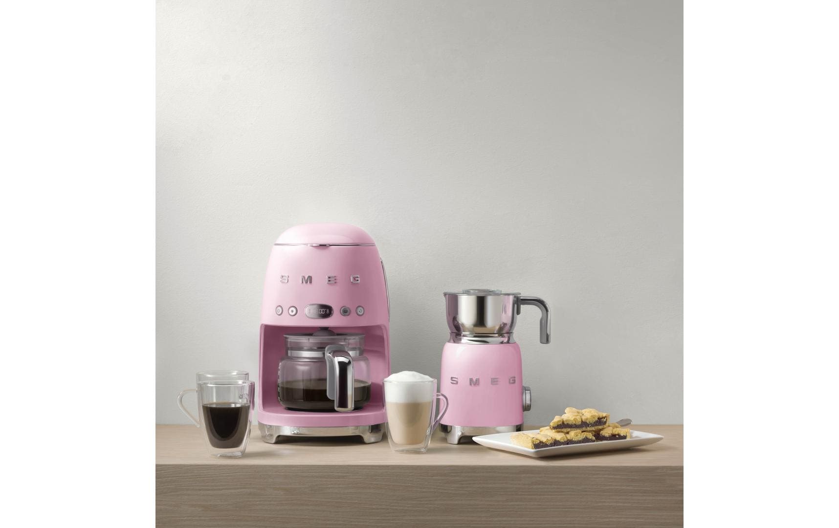 Smeg DCF02 Filterkaffeemaschine – 10 Tassen, 1,4 l, Permanentfilter, Rosa