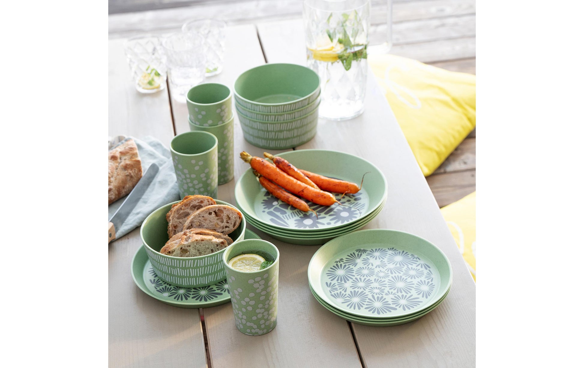 Koziol Blomster Geschirrset – 16-teiliges Set, Müslischalen 890 ml, Kunststoff (biozirkulär)