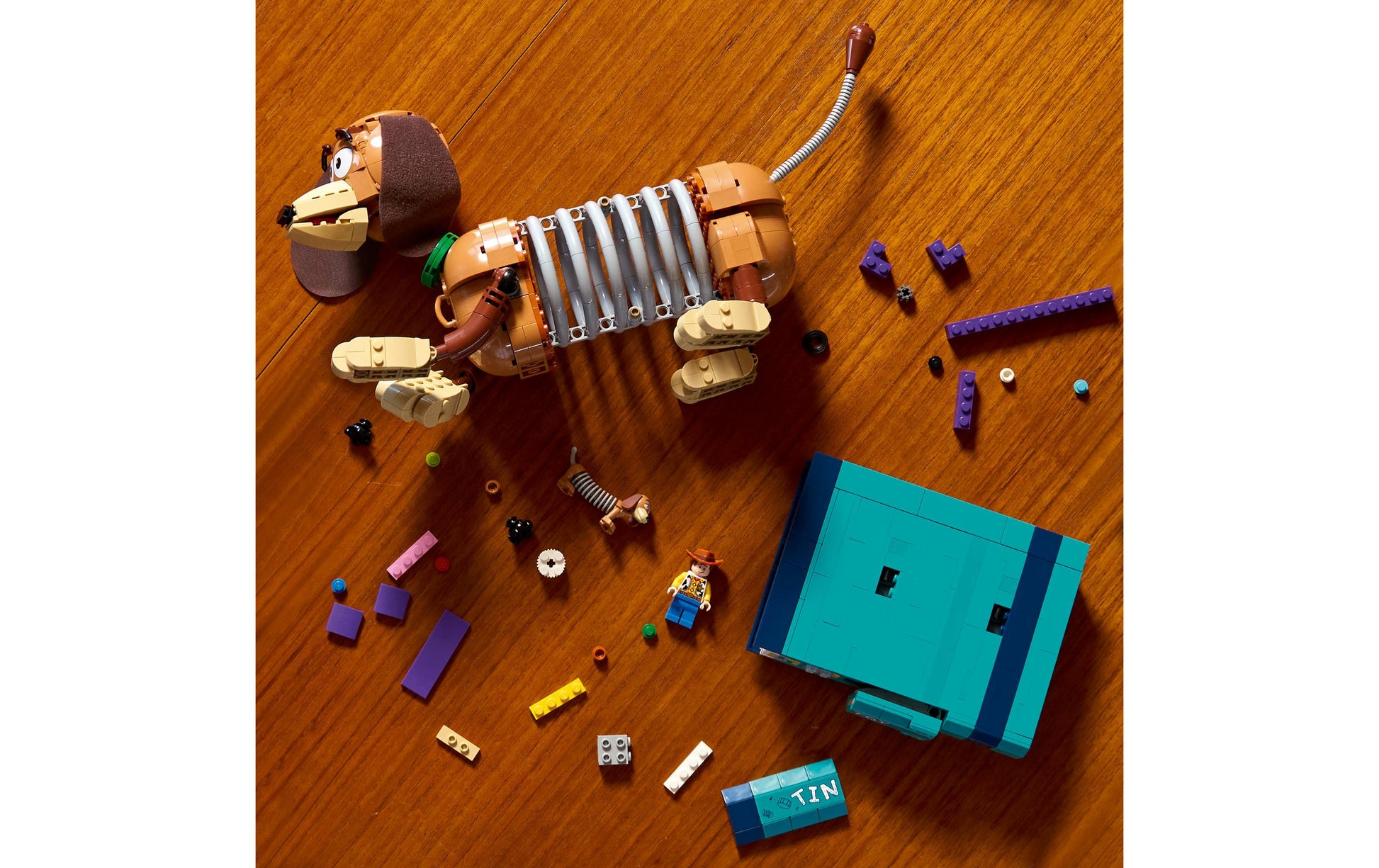 LEGO Toy Story Slinky Buchstützen – 1311-teilig – 37,8×7,1×48 cm – ab 18 Jahren