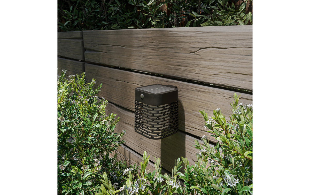 Philips by Signify Philips Aussenwandleuchte – 2700 K – IP44 – Solarbetrieb – mit Bewegungsmelder – Schwarz – Kunststoff