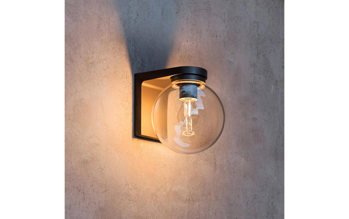 Philips by Signify Philips Ulio Aussenwandleuchte – 25,2×22,7 cm – 25 W – IP44 – Netzbetrieb – Schwarz – Aluminium