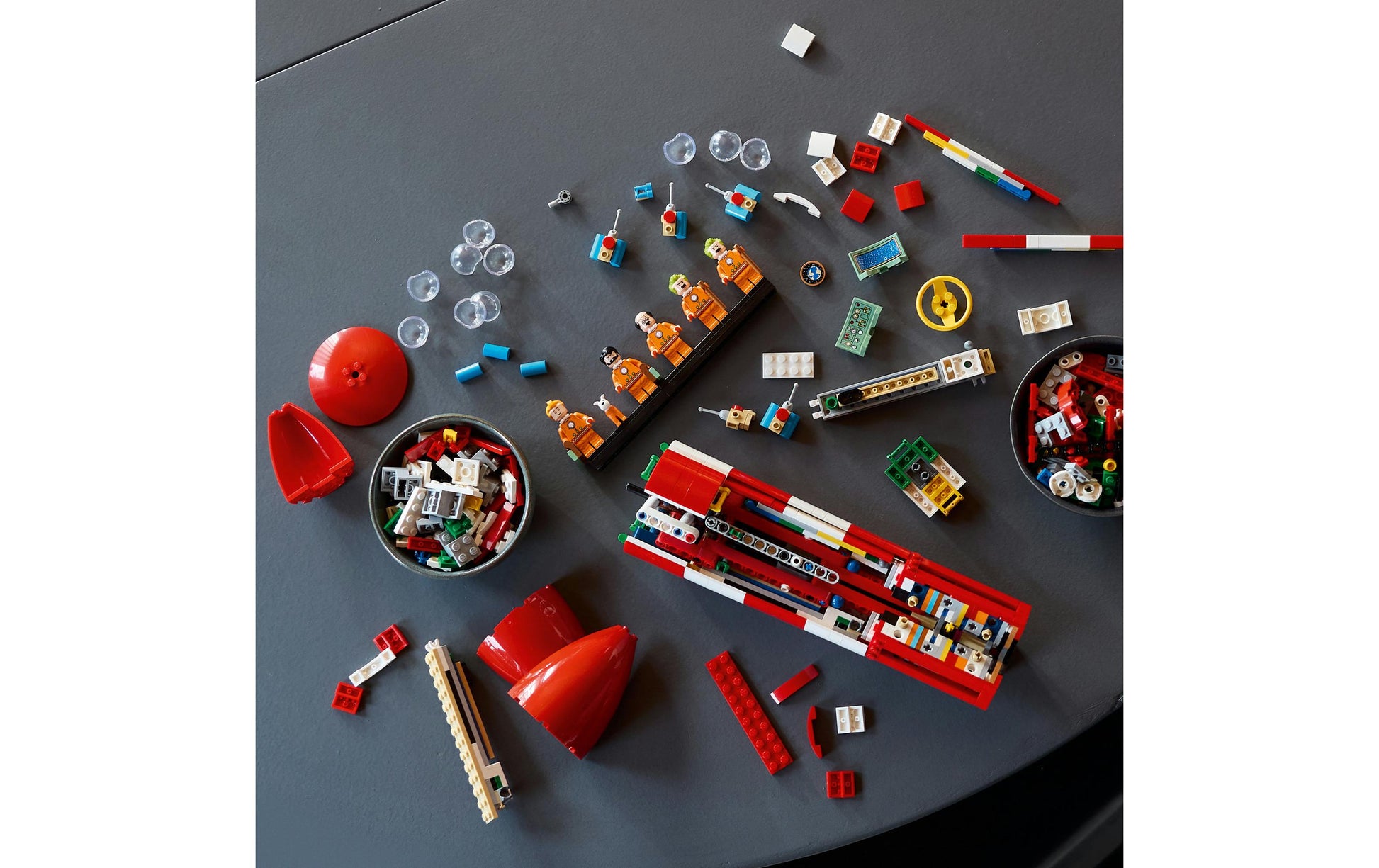 LEGO Ideas Die Mondrakete von Tim und Struppi Bausatz – 1283 Teile – 45,6×8,8×28,2 cm – ab 18 J.