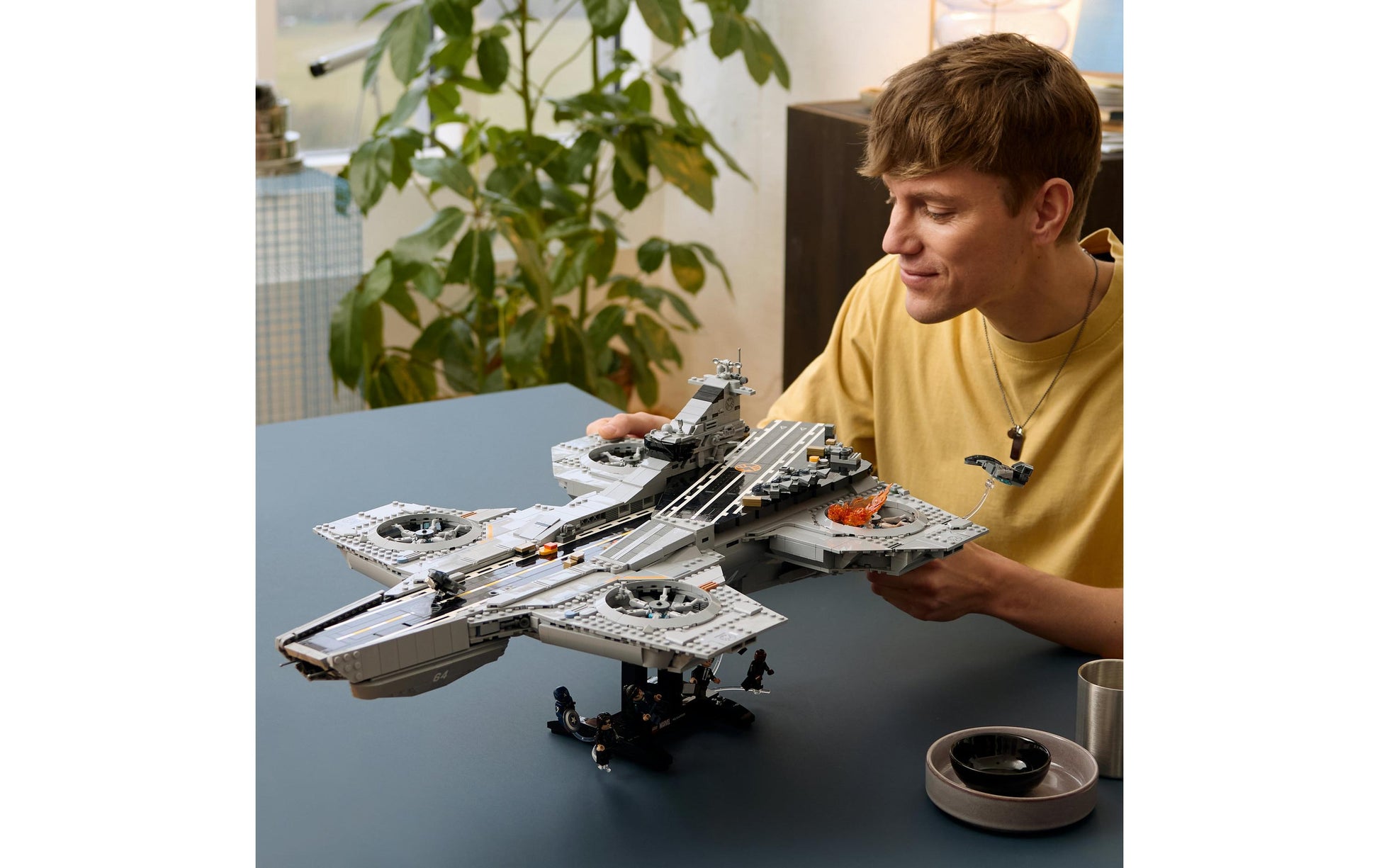 LEGO Set S.H.I.E.L.D. Helicarrier – 3057 Teile – 37,8 × 15,7 × 55,5 cm – ab 18 Jahren – Marvel