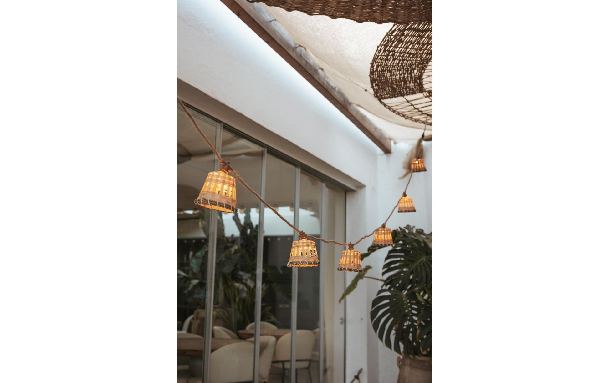 New Garden Lichterkette – IP44, Akkubetrieb, Solarbetrieb, USB – 10 LEDs, 10 h Laufzeit, Beige, Bambus/Jute