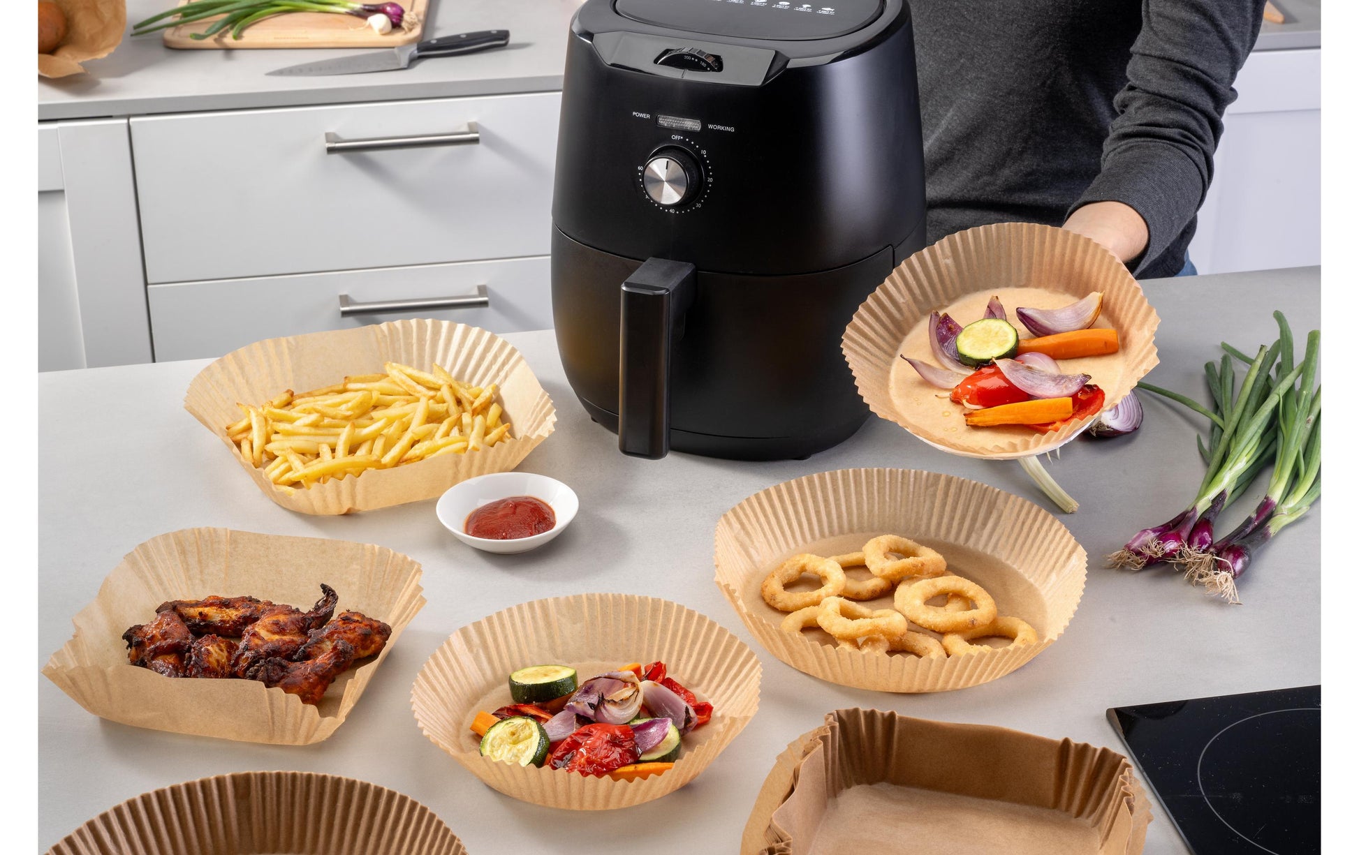 Fackelmann Backpapier-Schalen für Heissluftfritteusen – Airfryer, 16 × 16 × 4,5 cm, 40 Stk., Papier, Braun