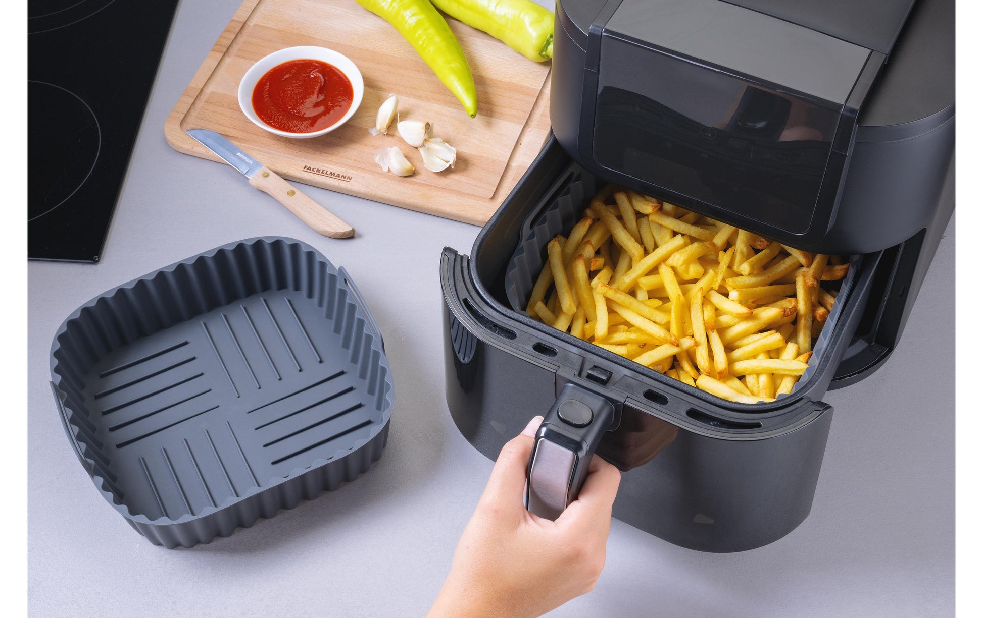 Fackelmann Silikonform eckig für Heissluftfritteusen – 21 × 21 × 6,5 cm, Silikon