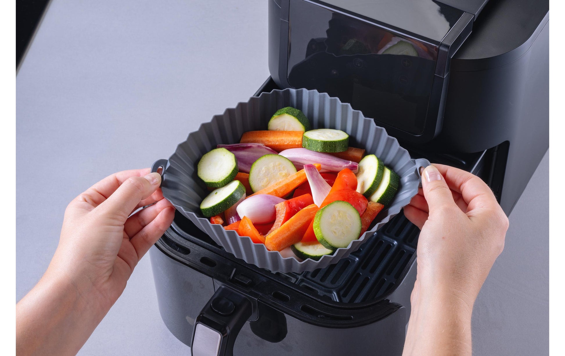 Fackelmann Silikonform für Heissluftfritteusen – Ø 15 cm, Silikon
