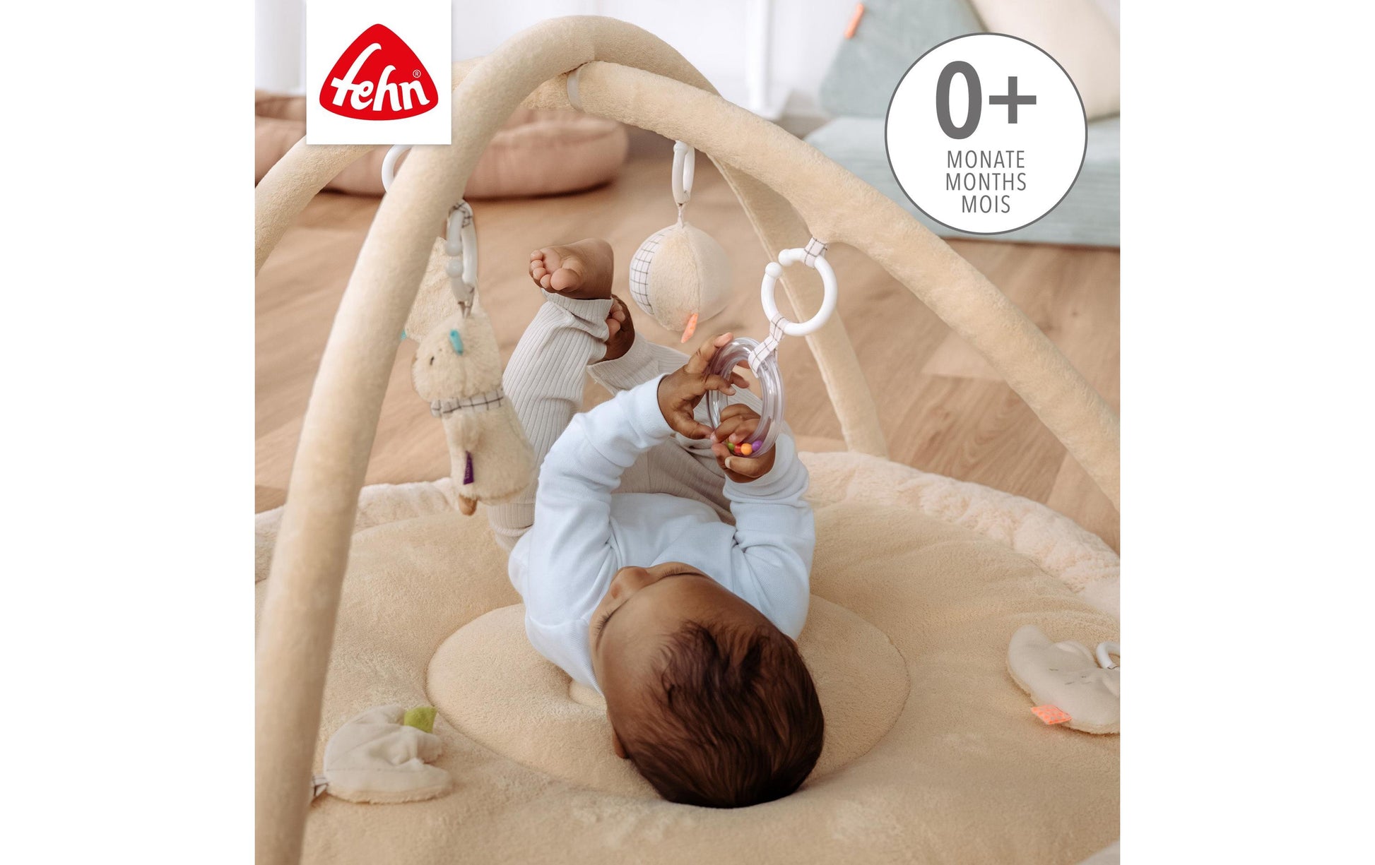 Fehn Krabbeldecke mit Spielbogen – Capybara Clara – 8-teilig – 85 cm – Plüsch, Polyester – Beige, Braun