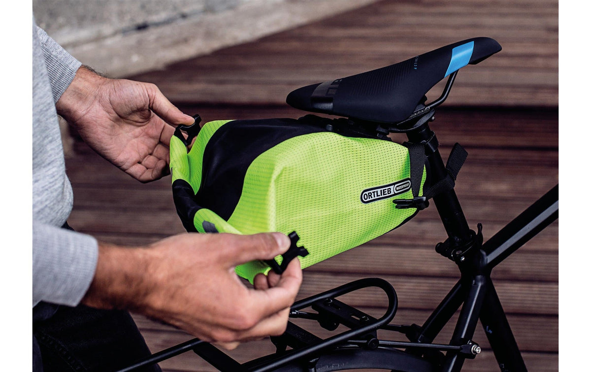 Ortlieb Satteltasche High-Vis – für Sattel/Sattelstütze – Grösse S – Neongelb/Schwarz