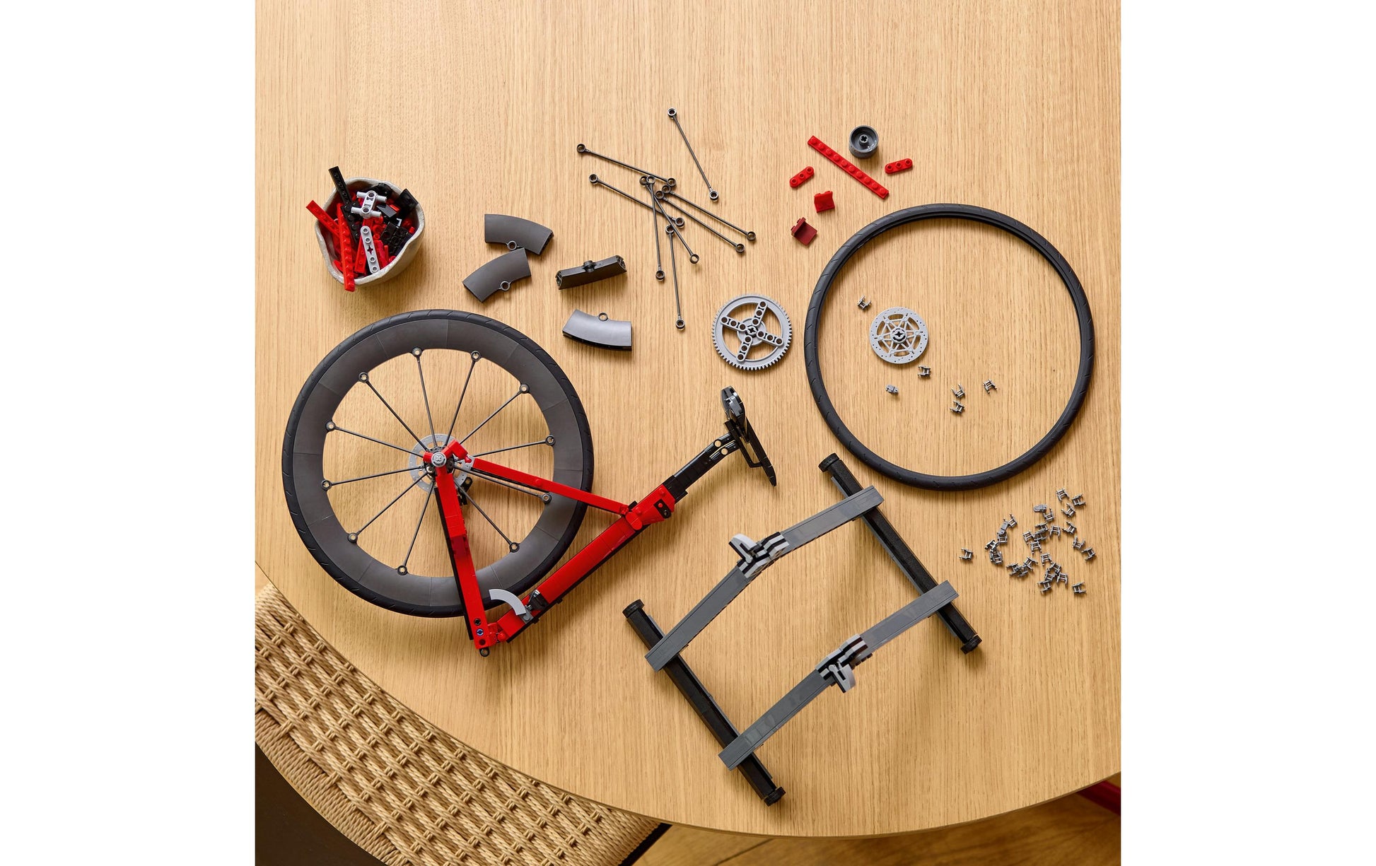 LEGO Icons 11380 Fahrzeug – 1'015-teilig – 37,8 × 7,1 × 48 cm – ab 18 Jahren