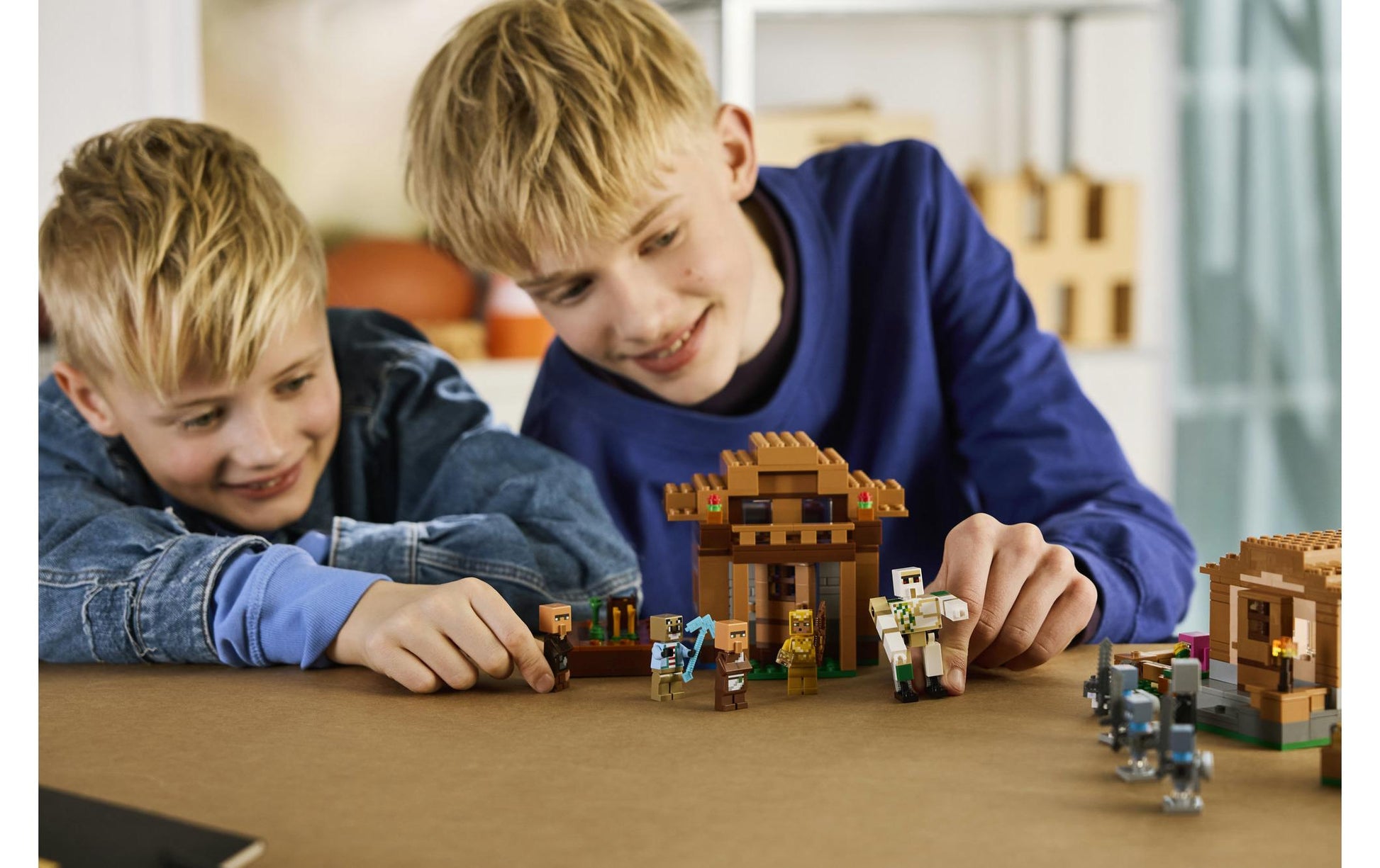 LEGO Angriff des Magiers auf das Dorf Bauset – Minecraft – 607-teilig – 28,2 × 6,1 × 43,2 cm – ab 9 J.