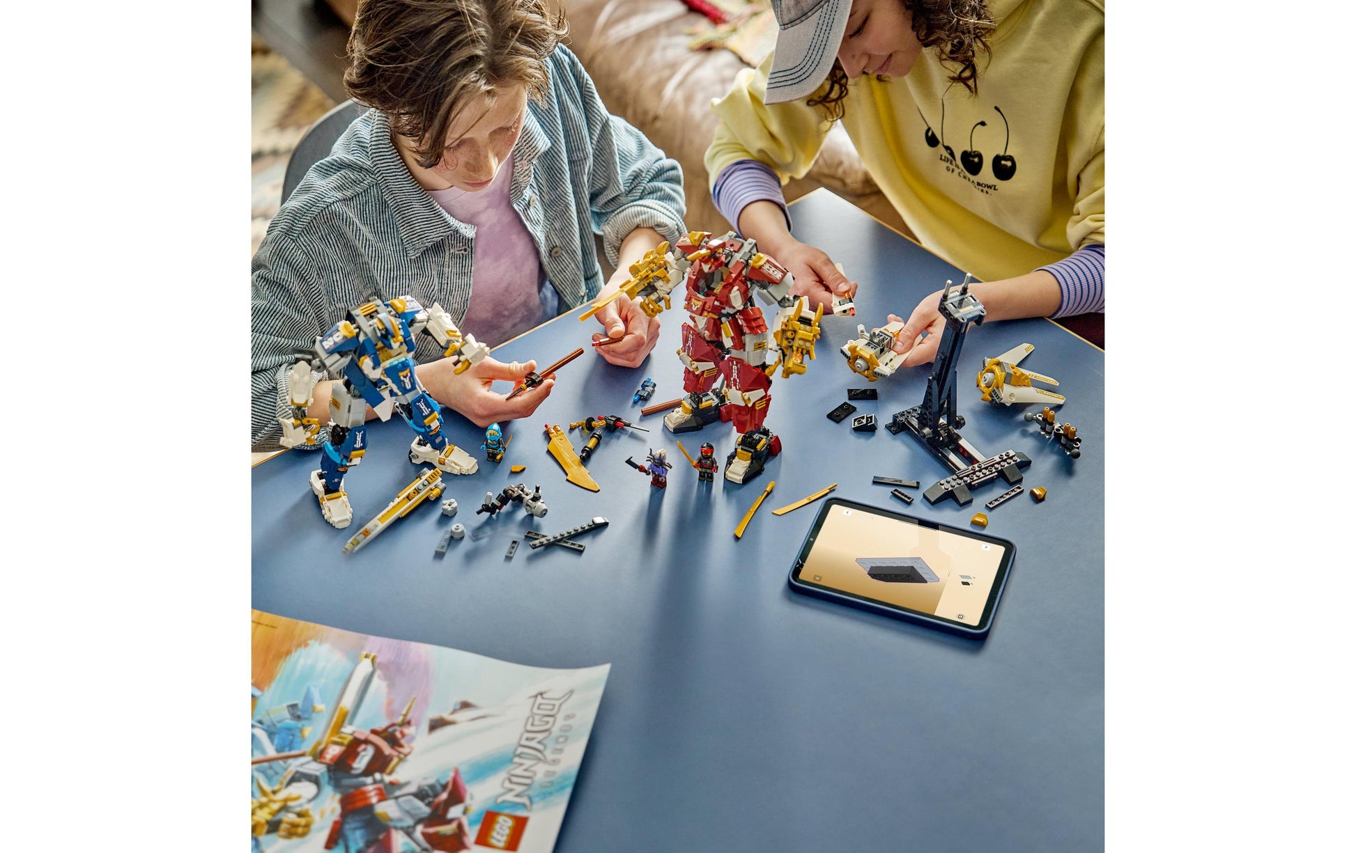 LEGO Das Zwillings-Titanmechs Bauset – Ninjago – 1707-teilig – 37,8 × 9,4 × 48 cm – ab 12 J.