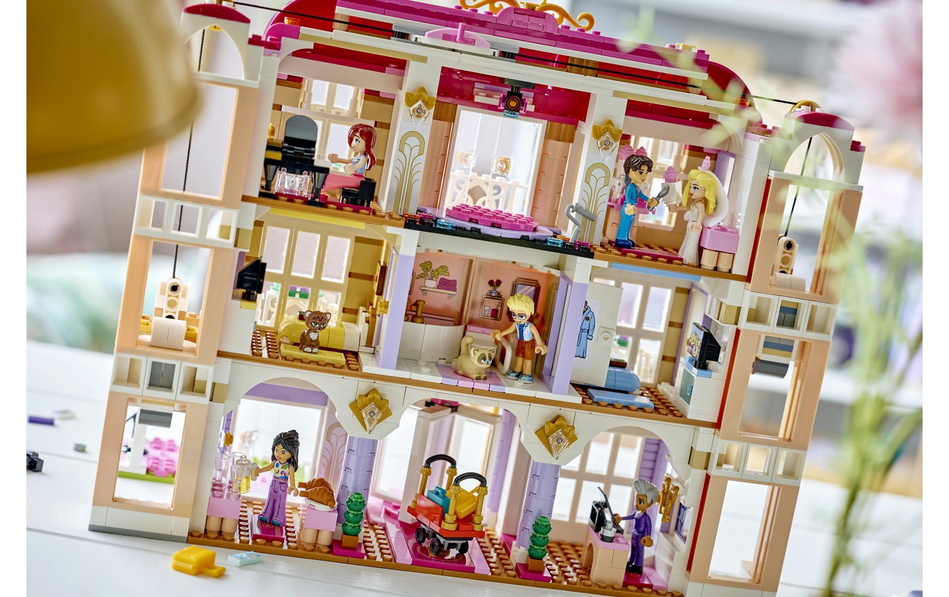 LEGO Friends Grandhotel von Heartlake City Bauset – 1406-teilig – 37,8×9,4×48 cm – ab 9 Jahren