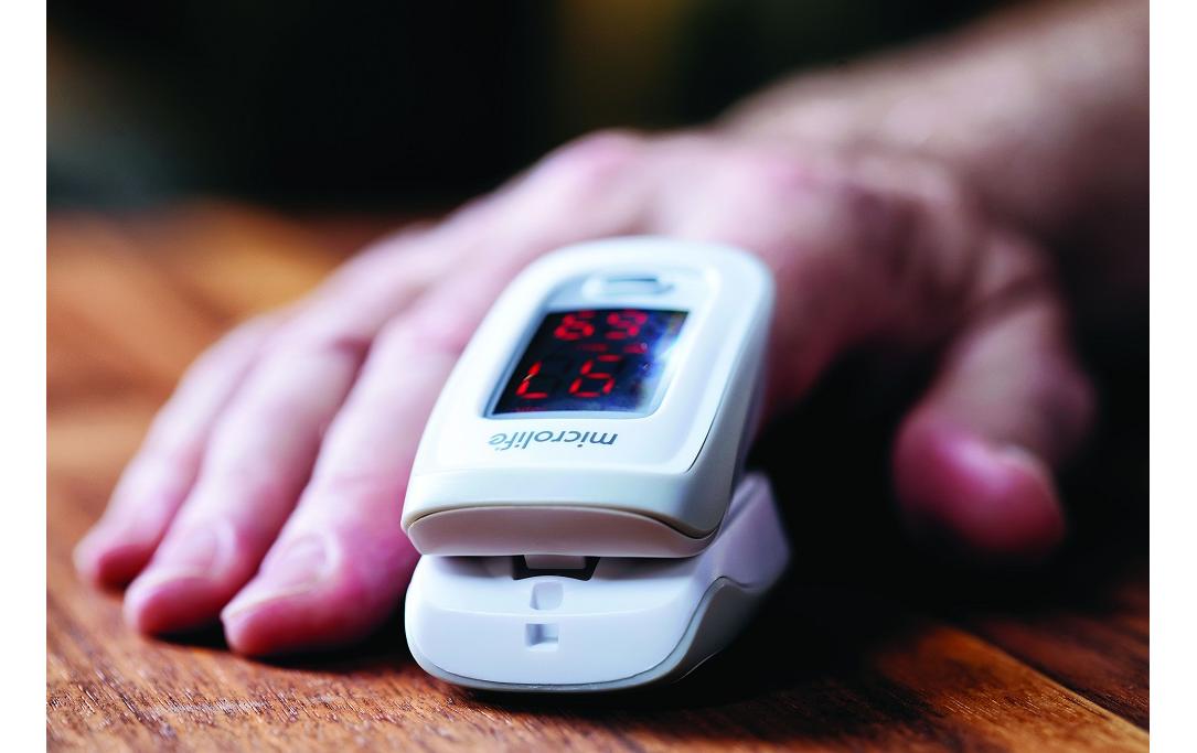 Microlife Pulsoxymeter 200 – Pulsoximeter – Sauerstoffsättigung, Puls, LCD, AAA