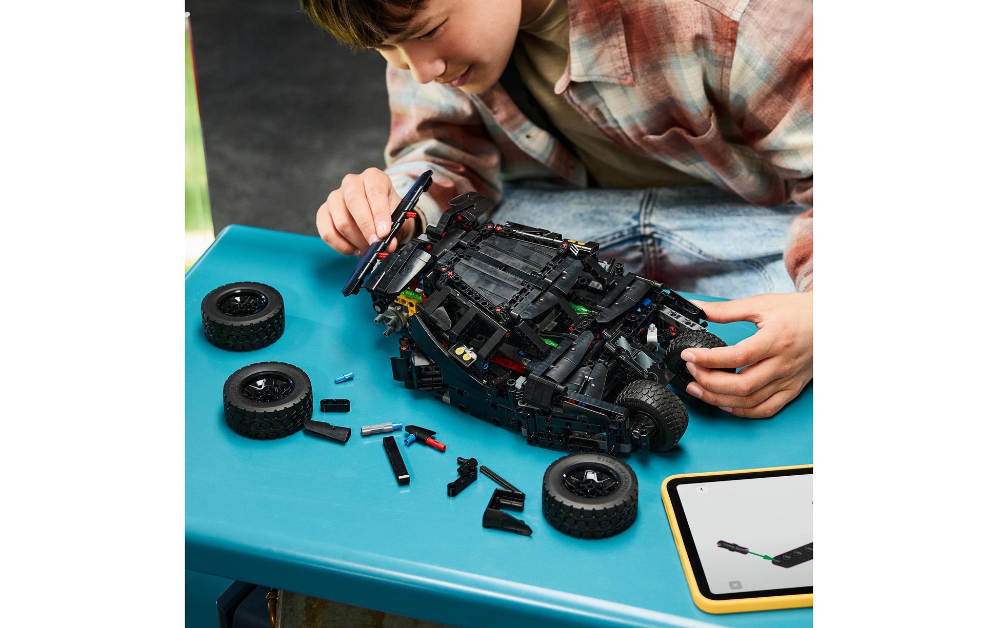 LEGO Technic 42239 Set – 719-teilig – ab 12 Jahren