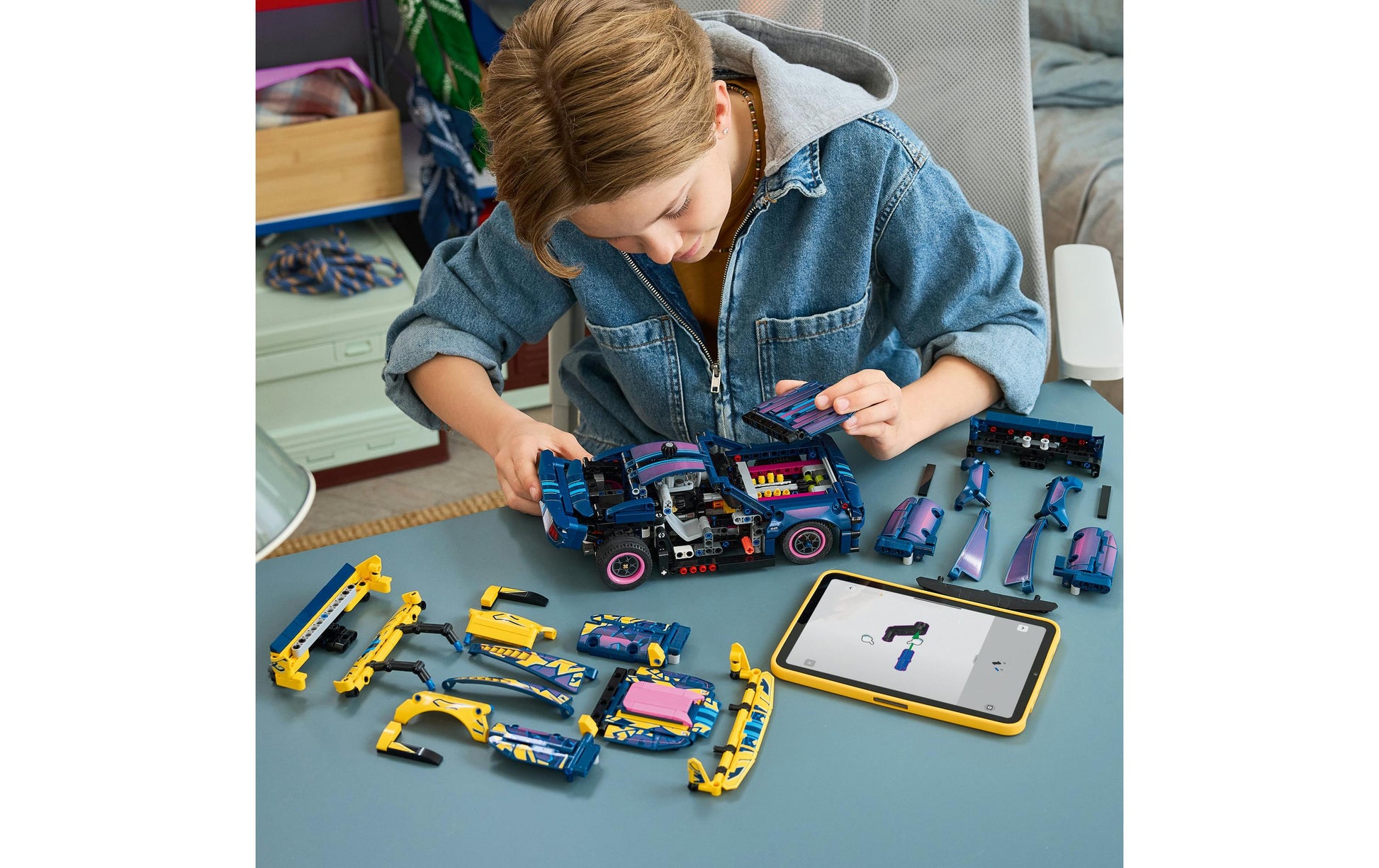 LEGO Technic 42236 Fahrzeug – 973 Teile – ab 10 Jahren – 26,2 × 9,4 × 38,2 cm