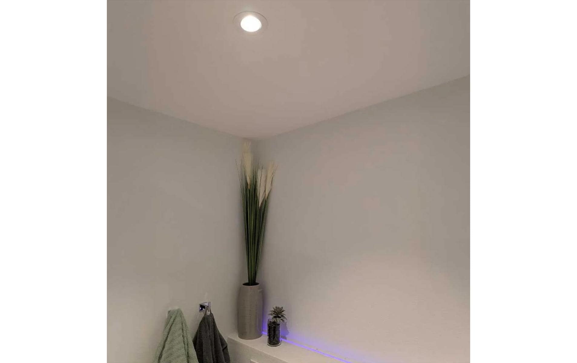 Shelly Deckenspot – Ø 8,3 × 7,5 cm, 600 lm, 8 W, 2200–6500 K, dimmbar, WiFi/BT für Alexa/Google, IP44, weiss