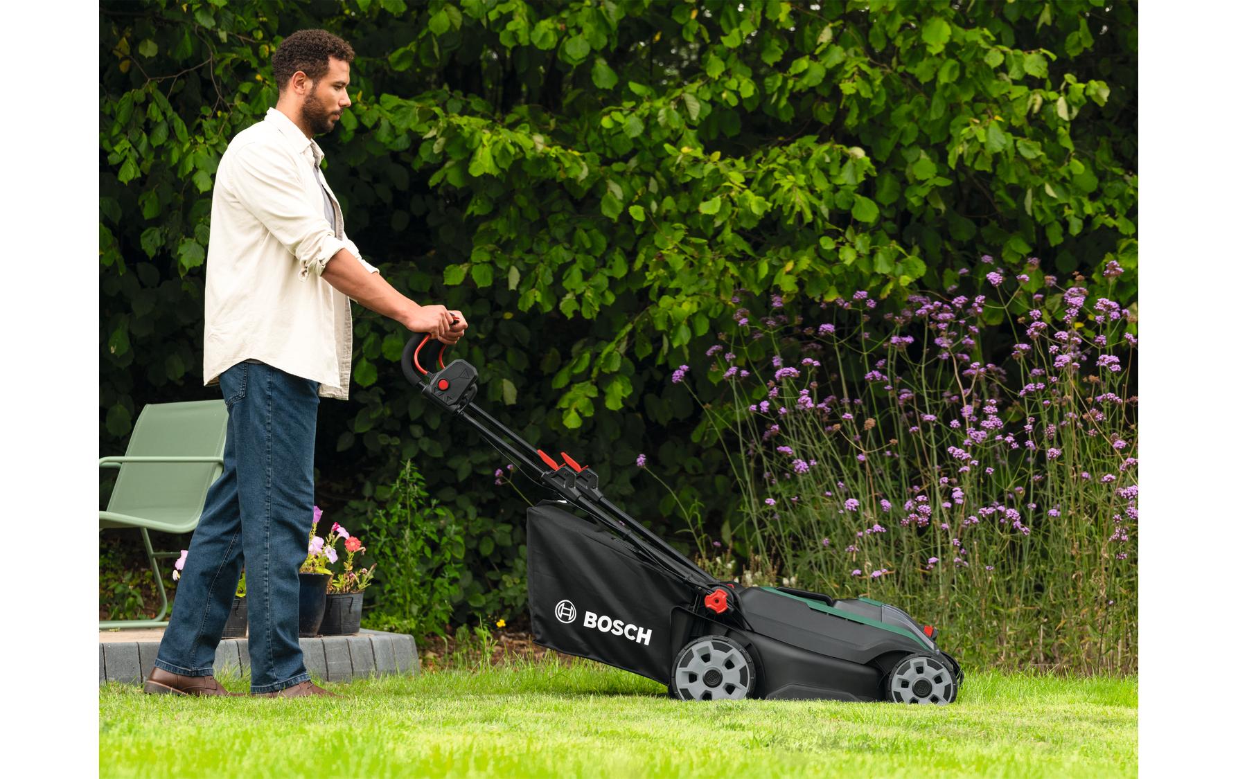 Bosch ROTAK18V2-43 Akku-Rasenmäher – 18 V – Schnittbreite 43 cm, 50 l – 2×4,0 Ah & Ladegerät – POWER FOR ALL
