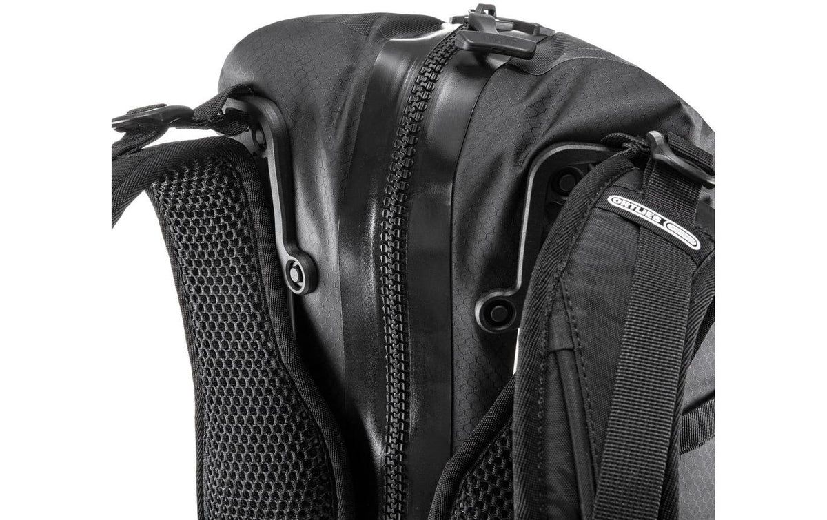 Ortlieb Sportrucksack Atrack Bike – 25 l, wasserfest, Nylon – Schwarz matt