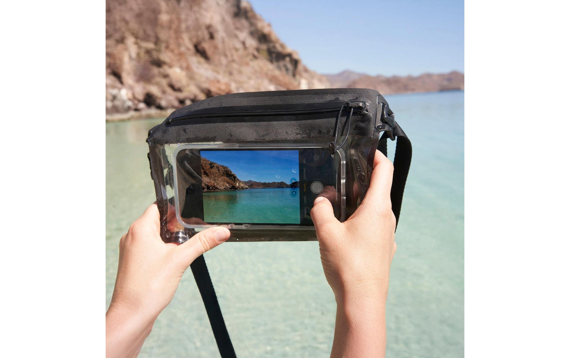 Nite Ize RunOff Pouch/Umhängetasche – für Smartphones bis 10,0", Anthrazit, wasserdicht